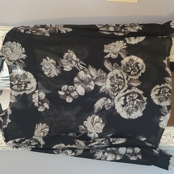 Ann Taylor black floral blouse/top sheer S - Picture 7 of 8